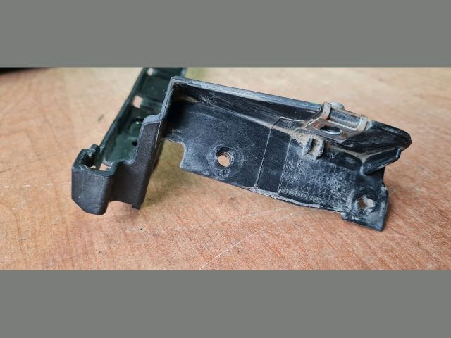 bontott FIAT DOBLO Jobb hátsó Oldal Lökhárító Tartó (Műanyag)