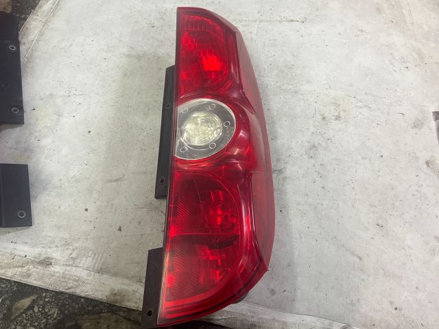 bontott FIAT DOBLO Jobb Külső Hátsó Lámpa