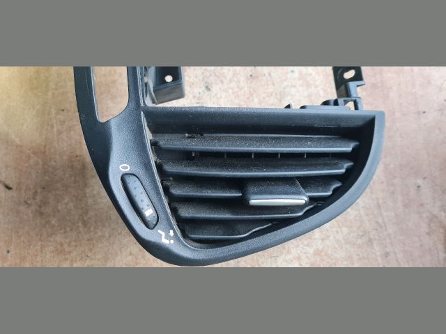 bontott FIAT DOBLO Középső Szellőző