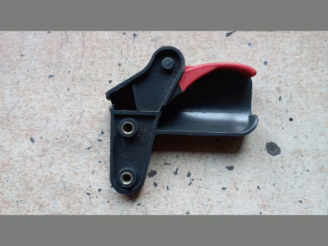 bontott FIAT DOBLO Motorháztető Nyitó Kar / Gomb