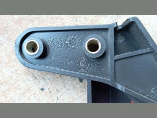 bontott FIAT DOBLO Motorháztető Nyitó Kar / Gomb