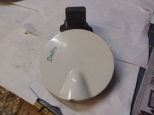 bontott FIAT DOBLO Tankajtó