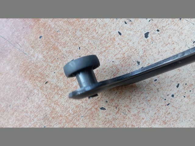 bontott FIAT DOBLO Tolóajtó Sín Görgő