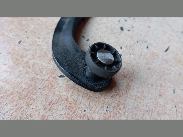 bontott FIAT DOBLO Tolóajtó Sín Görgő