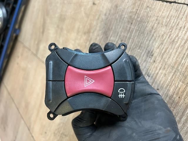 bontott FIAT DOBLO Vészvillogó Kapcsoló