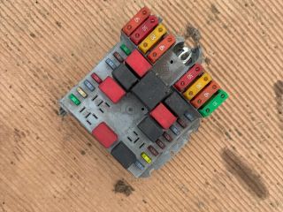 bontott FIAT DUCATO Biztosítéktábla Motortér