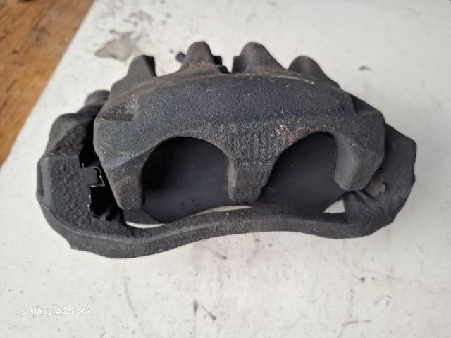 bontott FIAT DUCATO Jobb első Féknyereg Munkahengerrel