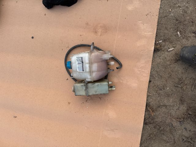 bontott FIAT DUCATO Kiegyenlítő Tartály