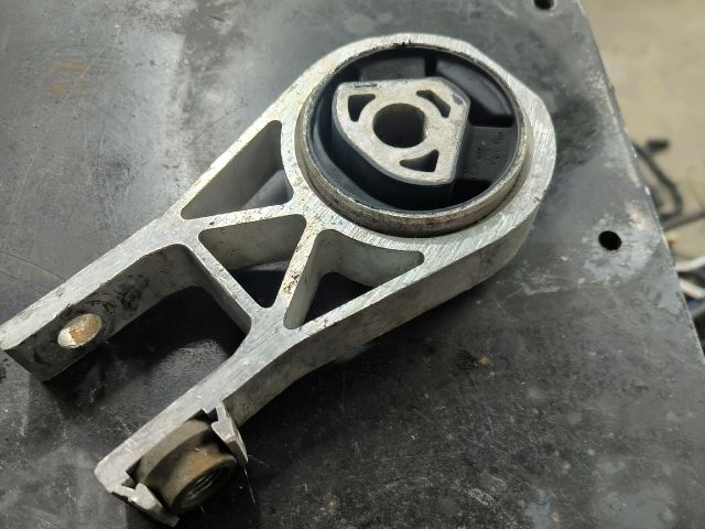 bontott FIAT DUCATO Váltó Tartó Bak (Pozíciófüggetlen)