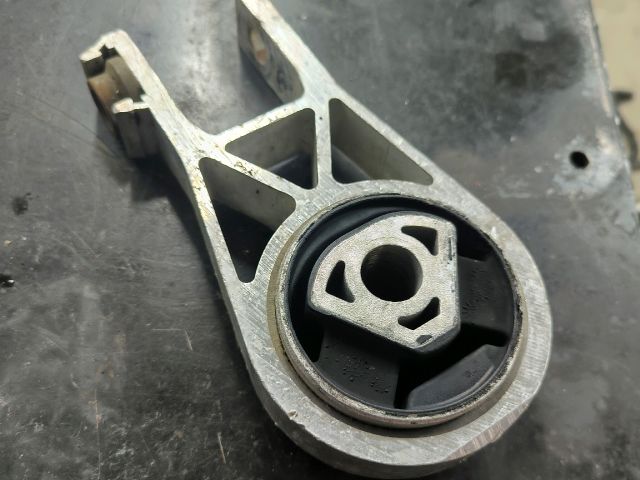 bontott FIAT DUCATO Váltó Tartó Bak (Pozíciófüggetlen)