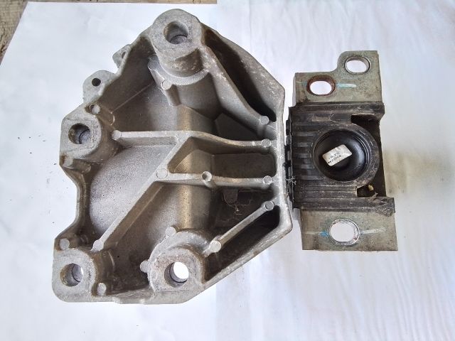 bontott FIAT DUCATO Motor Tartó Bak (Fém)