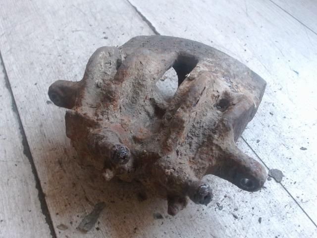 bontott FIAT DUCATO Jobb első Féknyereg Munkahengerrel