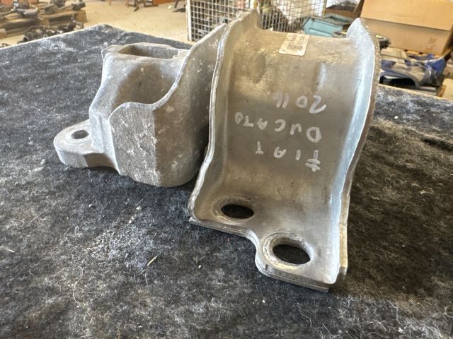 bontott FIAT DUCATO Váltó Tartó Bak (Pozíciófüggetlen)