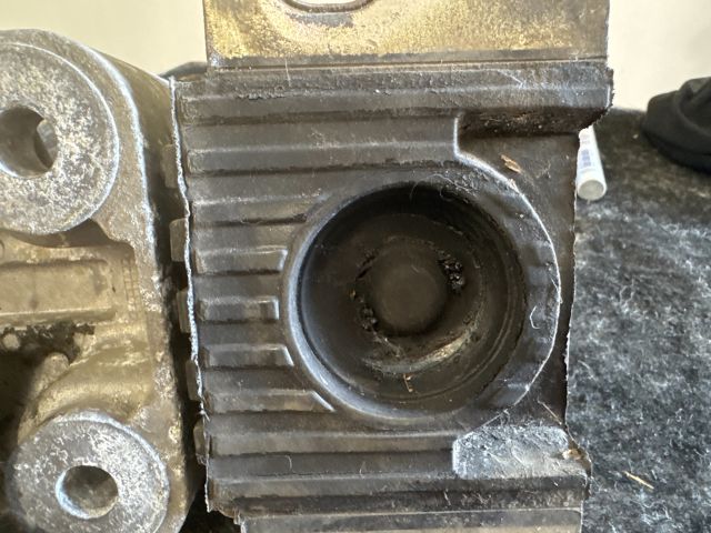 bontott FIAT DUCATO Váltó Tartó Bak (Pozíciófüggetlen)