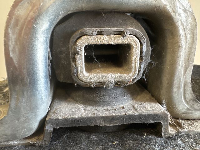 bontott FIAT DUCATO Váltó Tartó Bak (Pozíciófüggetlen)