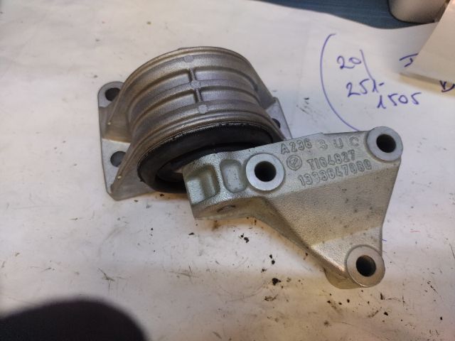 bontott FIAT DUCATO Motor Tartó Bak (Fém)