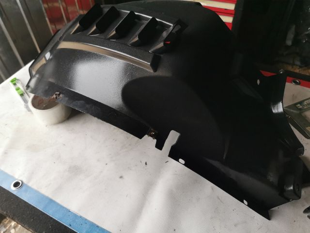 bontott FIAT DUCATO Bal első Hátsó Dobbetét (Kerékjárati, Műanyag)