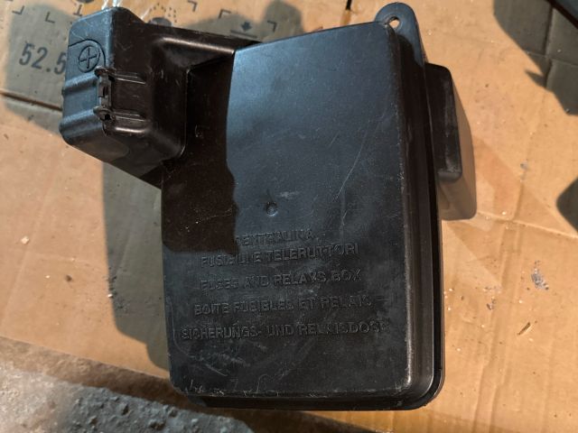 bontott FIAT DUCATO Biztosítéktábla Doboz