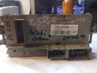 bontott FIAT DUCATO Biztosítéktábla Utastér