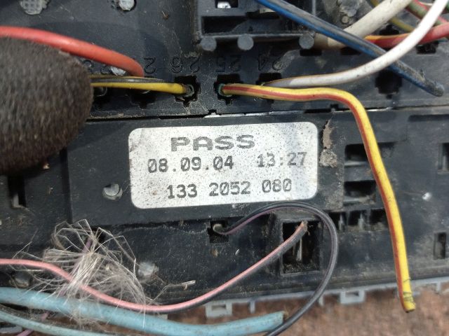 bontott FIAT DUCATO Biztosítéktábla Utastér