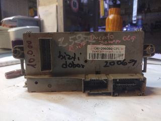 bontott FIAT DUCATO Biztosítéktábla Utastér