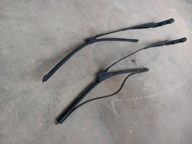 bontott FIAT DUCATO Első Ablaktörlő Kar