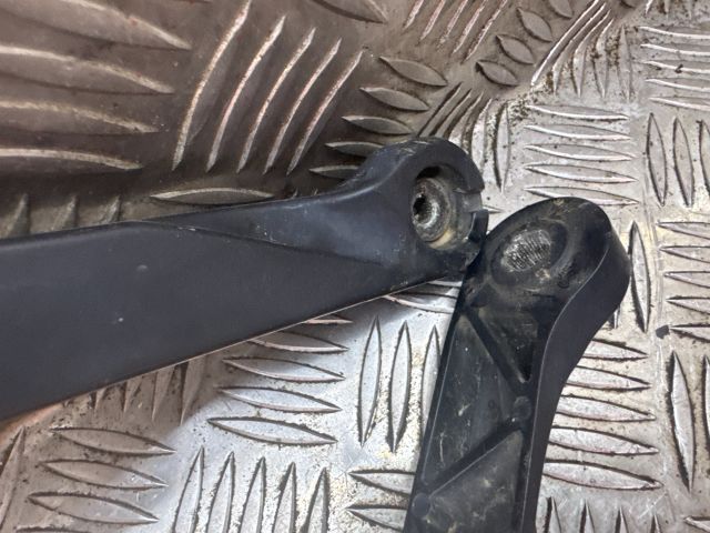 bontott FIAT DUCATO Első Ablaktörlő Kar