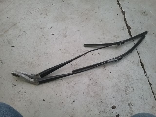 bontott FIAT DUCATO Első Ablaktörlő Kar