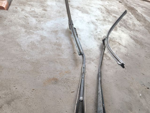 bontott FIAT DUCATO Első Ablaktörlő Kar