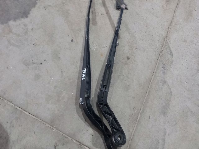 bontott FIAT DUCATO Első Ablaktörlő Kar