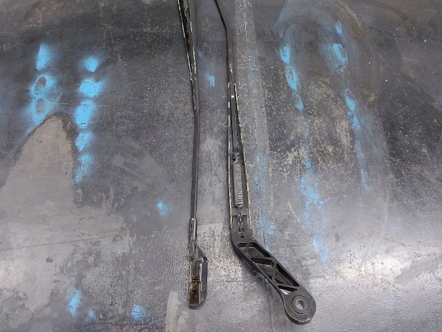 bontott FIAT DUCATO Első Ablaktörlő Kar