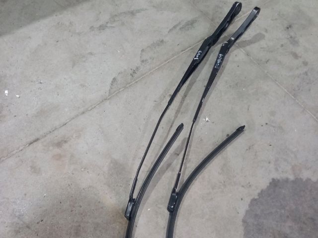 bontott FIAT DUCATO Első Ablaktörlő Kar