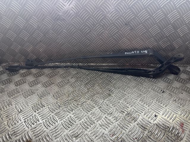 bontott FIAT DUCATO Első Ablaktörlő Kar