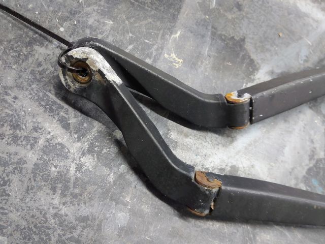 bontott FIAT DUCATO Első Ablaktörlő Kar