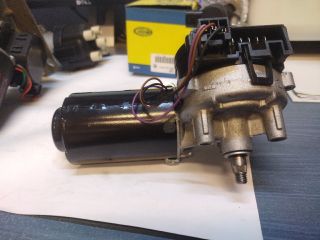 bontott FIAT DUCATO Első Ablaktörlő Motor