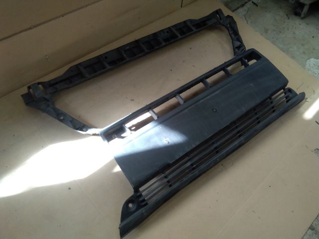 bontott FIAT DUCATO Első Lökhárító Alsó Középső Díszrács