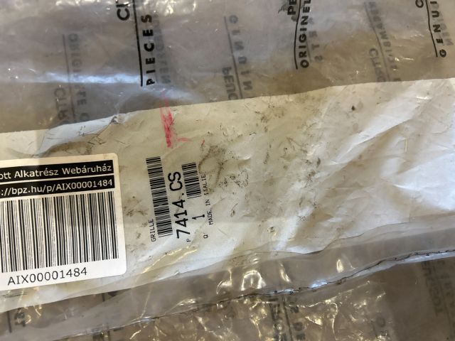 bontott FIAT DUCATO Első Lökhárító Alsó Középső Díszrács