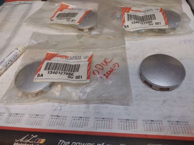 bontott FIAT DUCATO Felniközép Szett