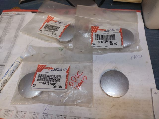 bontott FIAT DUCATO Felniközép Szett