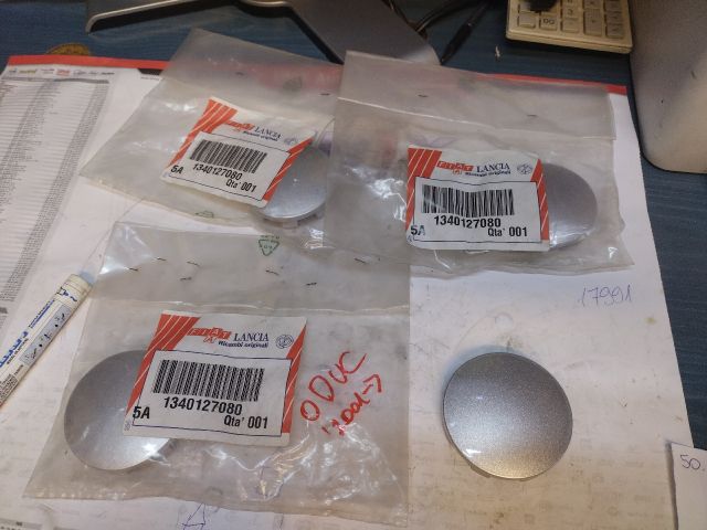 bontott FIAT DUCATO Felniközép Szett