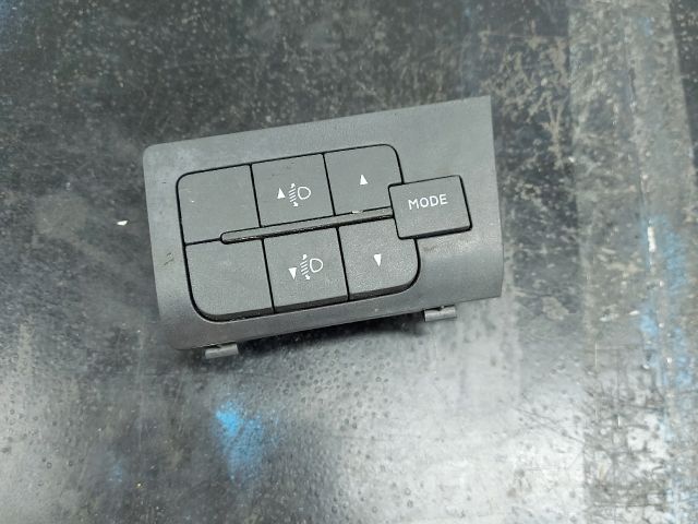 bontott FIAT DUCATO Fényszórómagasság Állító Kapcsoló