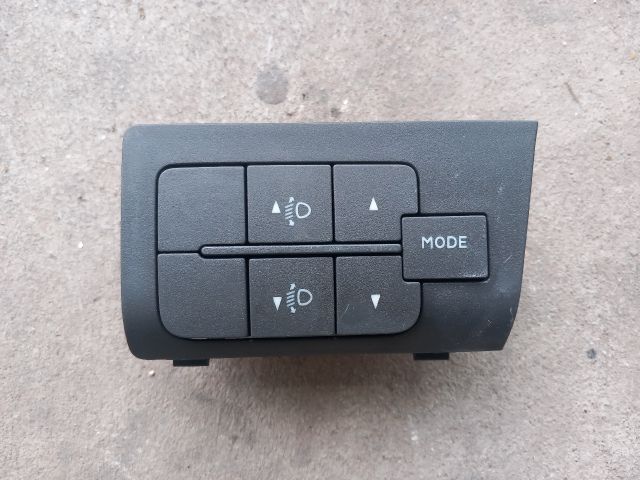 bontott FIAT DUCATO Fényszórómagasság Állító Kapcsoló