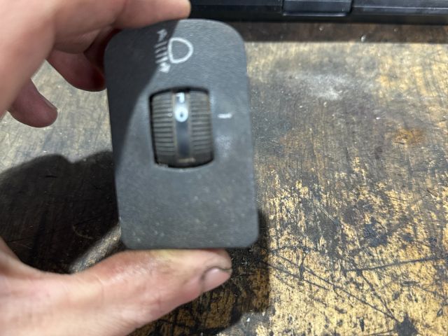 bontott FIAT DUCATO Fényszórómagasság Állító Kapcsoló