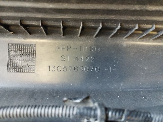 bontott FIAT DUCATO Hátsó középső Lökhárító