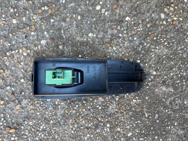 bontott FIAT DUCATO Jobb első Ablakemelő Kapcsoló