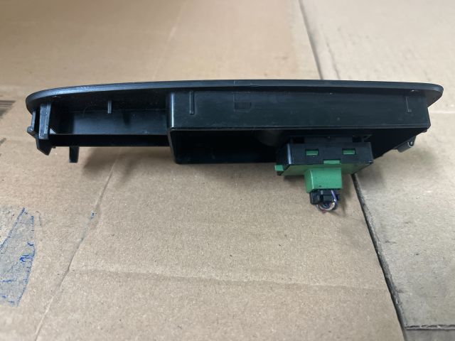 bontott FIAT DUCATO Jobb első Ablakemelő Kapcsoló