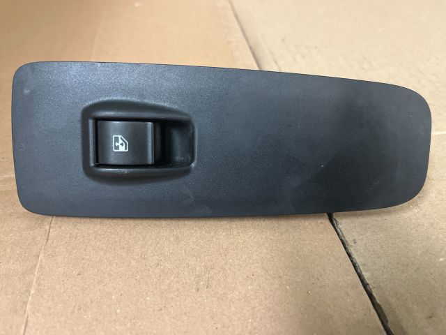 bontott FIAT DUCATO Jobb első Ablakemelő Kapcsoló