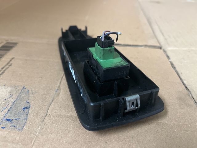 bontott FIAT DUCATO Jobb első Ablakemelő Kapcsoló