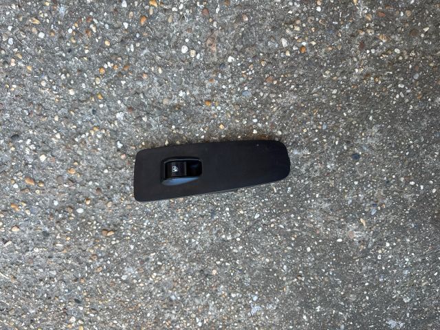 bontott FIAT DUCATO Jobb első Ablakemelő Kapcsoló