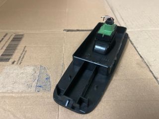 bontott FIAT DUCATO Jobb első Ablakemelő Kapcsoló